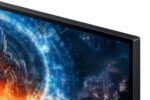 Monitorius SAMSUNG 27" su 2560 x 1440 pikselių ekranu, šoninis vaizdas
