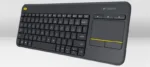 Logitech K400 Plus klaviatūra su trackpadu, šoninis vaizdas