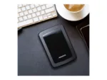 Išorinis HDD AHV300-2TU31-CBK, matomas iš šono, su USB 3.1 jungtimi