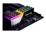 G.Skill Trident Z Neo atminties moduliai, matomi iš šono, su 3600 MHz taktiniu dažniu