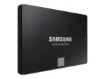 SSD Samsung 870 EVO 1000 GB, matomas iš šono su SATA III jungtimi