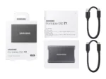 SAMSUNG T7 nešiojamas SSD, matomas iš šono su USB 3.2 jungtimi