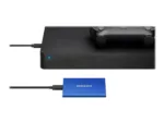 SAMSUNG T7 nešiojamas SSD, matomas iš šono su USB 3.2 prievadu