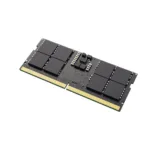 Atminties modulio šonas su 262-pin SODIMM jungtimis