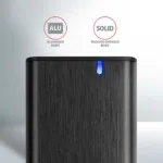 Metalinis AXAGON EEM2-SBC dėklas, matomas iš šono, su USB-C jungtimi