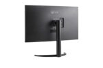 Monitorius LG 31.5" su 4K Ultra HD ekranu, matomas iš šono