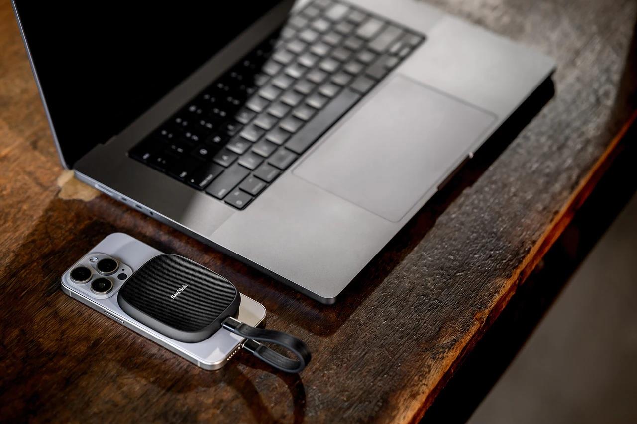 19fa7bb2-c6ce-4d5d-a542-2c82ddf54d2c External SSD SANDISK Read speed 1000 MB/s 1 TB SDSSDE62M-1T00-G25