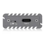 SSD korpusas ICY BOX IB-1817M-C31, šoninis vaizdas su USB jungtimi