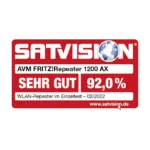 Repeater FRITZ! 1200 AX iš šono, matomas Ethernet prievadas ir antenos
