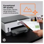 HP Smart Tank 7005 spausdintuvo šoninis vaizdas su matomais valdymo mygtukais