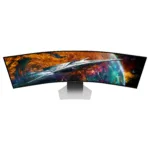 Monitorius Samsung G95SC, matomas iš šono, rodo USB prievadus