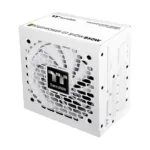 Thermaltake Toughpower Gt maitinimo blokas, šoninis vaizdas su laidų jungtimis