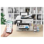 Canon MAXIFY GX7150 spausdintuvas, vaizdas iš šono su matomu valdymo pultu