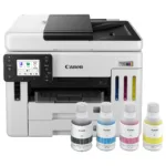 Canon MAXIFY GX7150 spausdintuvas, matomas iš šono su atidarytu popieriaus dėklu