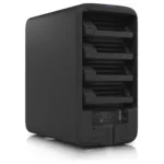 Ubiquiti UNAS 4, vaizdas iš šono su atidarytomis HDD vietomis