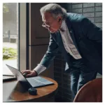 Ausinės HP Poly Voyager Free 60+M su įkrovimo dėžute ir adapteriu
