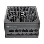 Thermaltake Toughpower PT 1200W maitinimo blokas, šoninis vaizdas su kabelių jungtimis