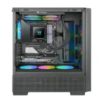 Thermaltake TH240 V3 ARGB, artimiausio kampo vaizdas su kvadratiniu siurbliu