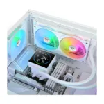 Thermaltake TH240-S V3 ARGB, artimiausio kampo vaizdas su skaidriu vandens bloku