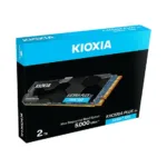 Kioxia Exceria Plus G3 SSD, M.2, 1 TB, iš arti su matomais jungtimis
