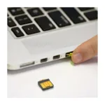 Yubico YubiKey 5 Nano, matomas iš šono su USB-A jungtimi