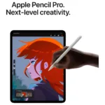 Apple iPad Pro 13 colių, matomas iš šono su ekranu įjungtu