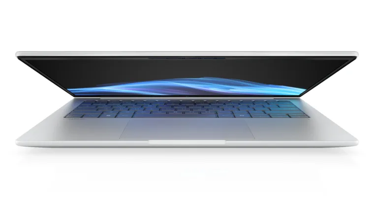 HP EliteBook 8 G1i AI 14 - Ultra 5-228V, 32GB, 512GB SSD, 14 WUXGA 300-nit AG, 5MP IR cam, WWAN-ready, Smartcard, FPR, US backlit keyboard, Glacier Silver, 62Wh, Win 11 Pro, 3 years
